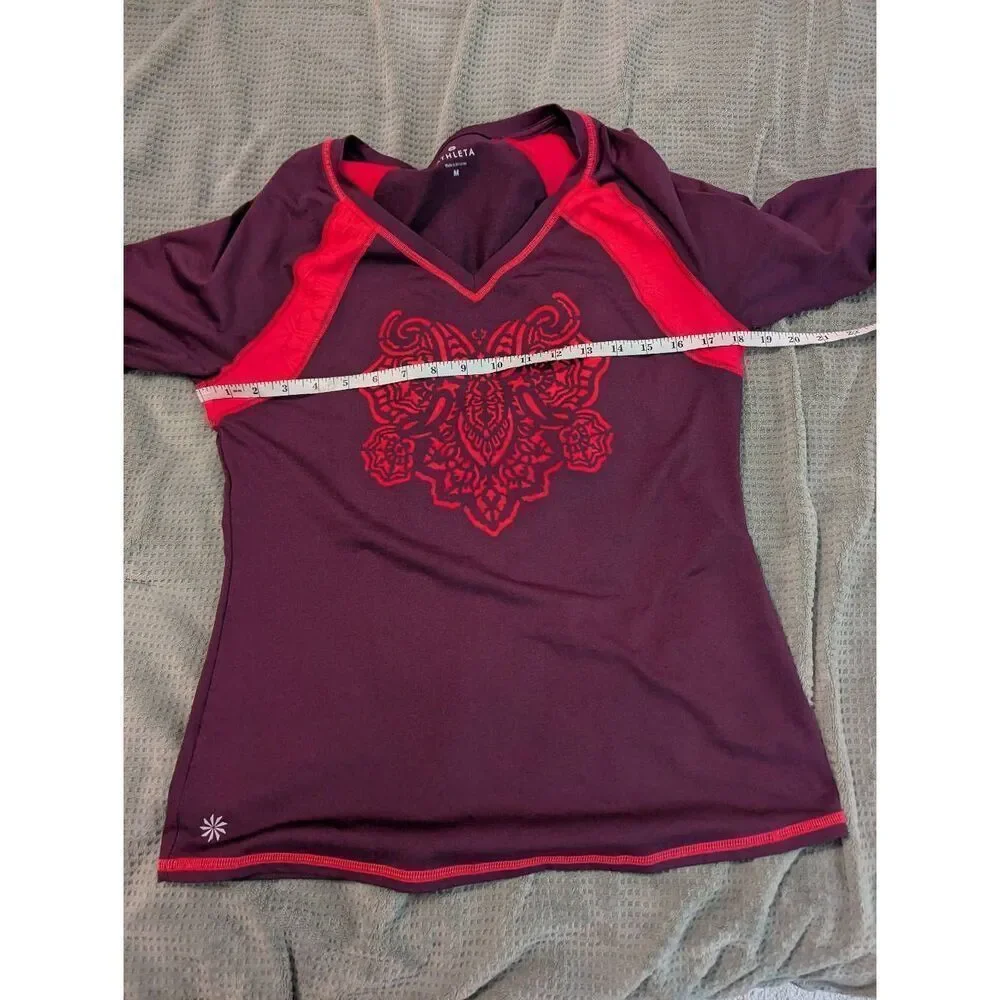 Women’s Athleta Long Sleeve Athletic Vneck T-Shirt Size Medium Athleisure Purple